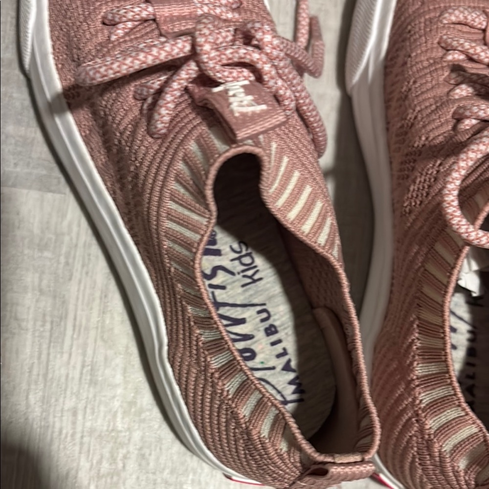 Blowfish Malibu New ~ Girls Stylish Pink Women's Sneakers size 1 - Picture 5 of 5